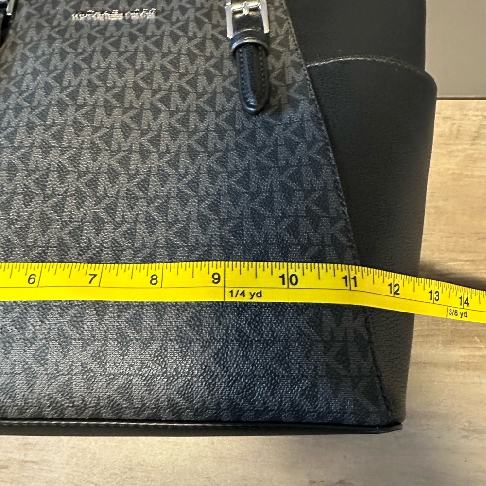 Black Michael Kors Jet‎ Set Tote - Picture 2 of 9